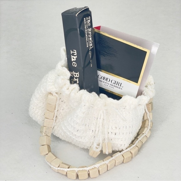 BRAND New The BrowGal plus Good Girl by Carolina Herrera and bag - Picture 1 of 8